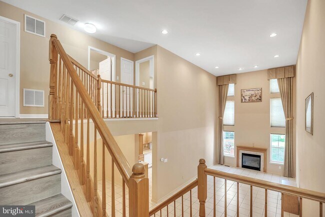 Building Photo - 3390 Woodland Cir