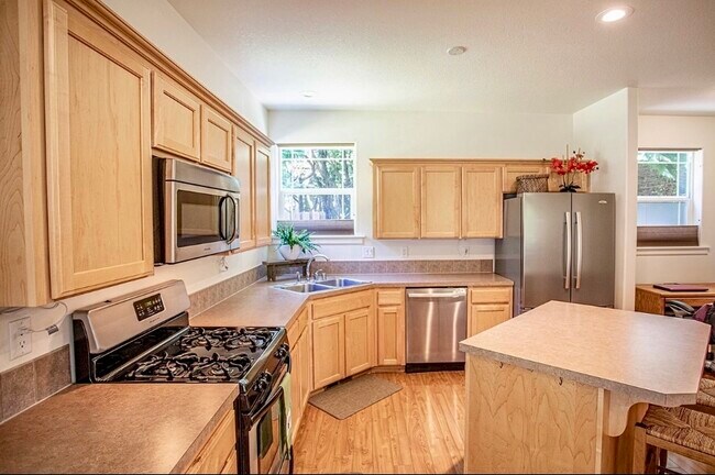 Foto del edificio - 547 SW Rock Creek Dr