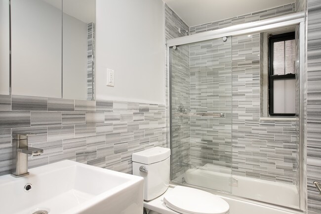 Foto del edificio - 203 W 107th St