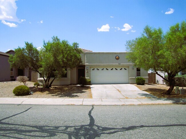Foto del edificio - Spacious 3BR/2BA/2.5 CG, 2167 sq.ft. renta...