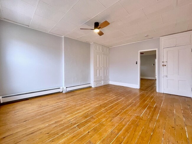Building Photo - 259 3rd St