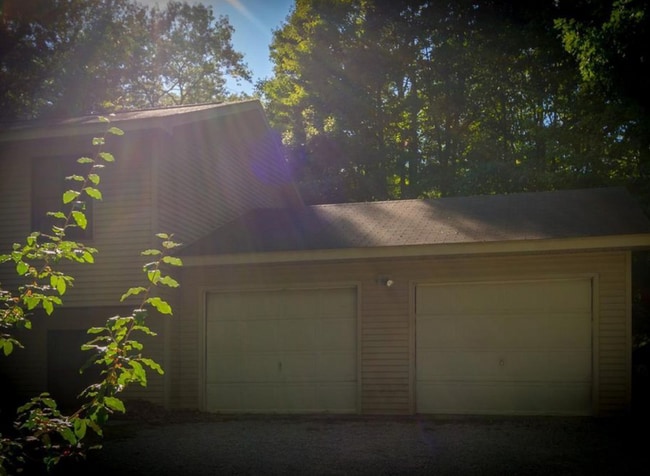 Building Photo - 4263 Eagle Crest Dr