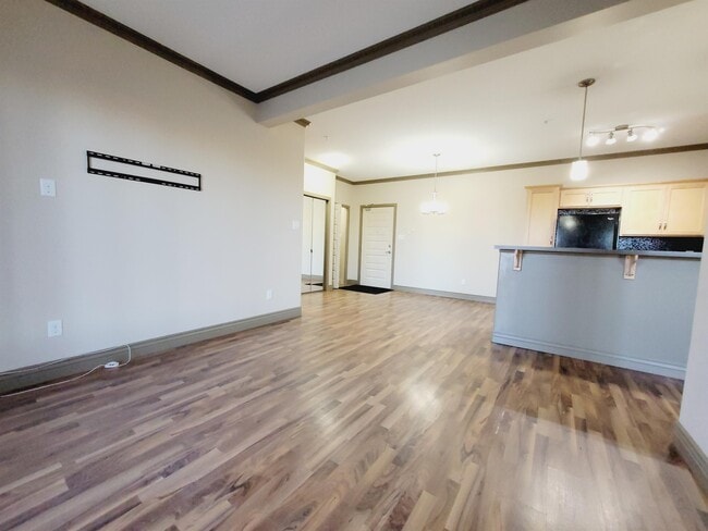 Building Photo - 304 Ambleside Link SW