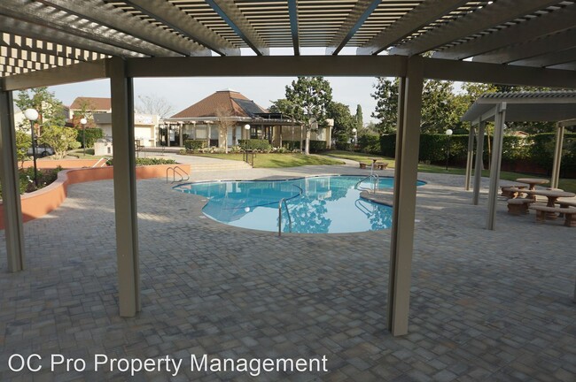 Building Photo - 3 br, 2.5 bath House - 1015 W Orangewood A...