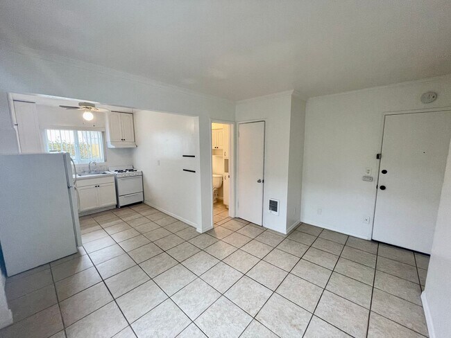 Foto del edificio - Studio in Pacific Beach Apartment Community