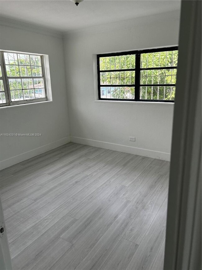 Foto del edificio - 2215 NW 33rd St