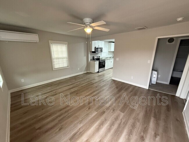 Foto del edificio - 707 N Main St