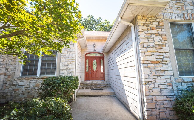 Building Photo - 814 Marit Drive