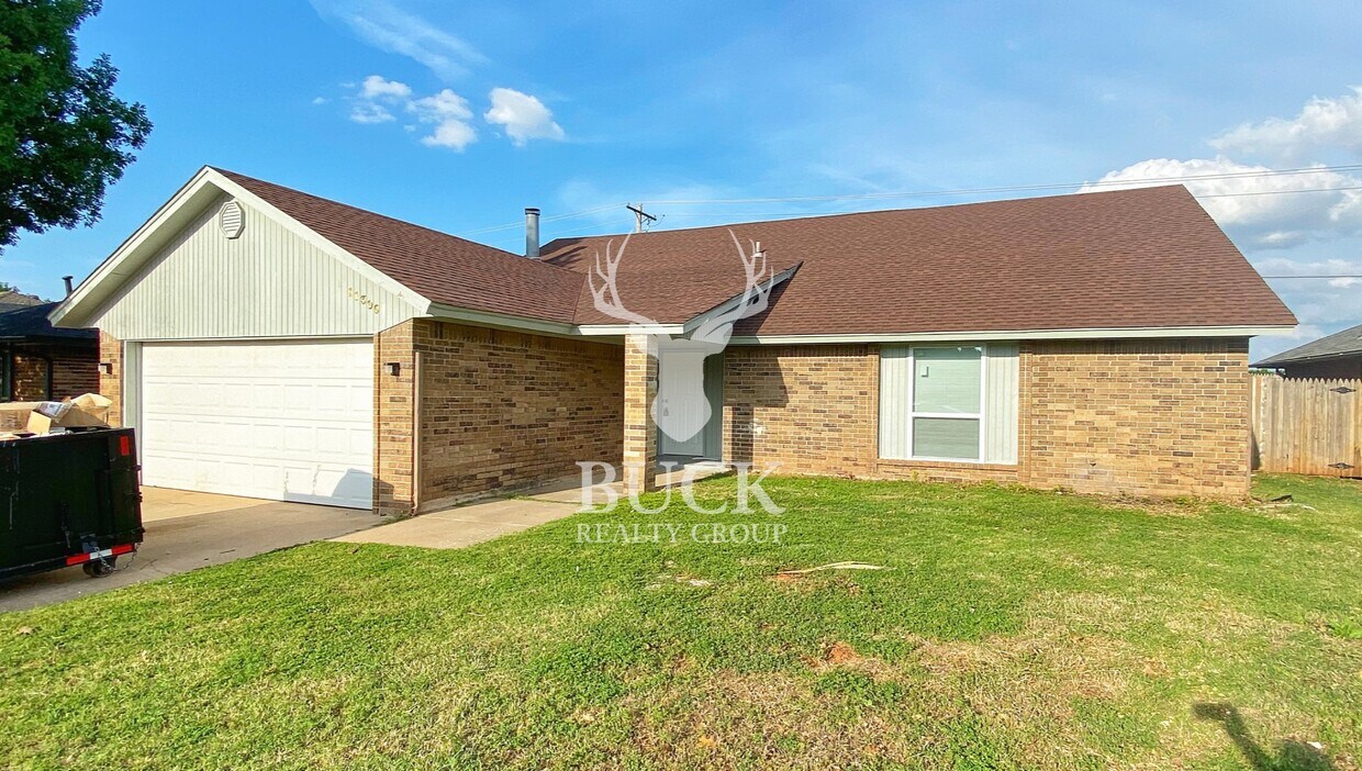 Photo - 11300 Cimarron Dr (Oklahoma City, OK)