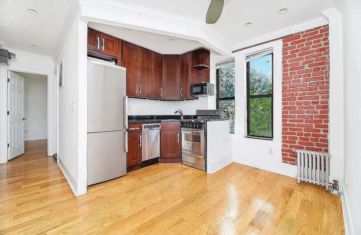 Primary Photo - 380 South 4th Street