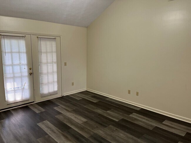 Foto del edificio - Harmon Estates Available! Available NOW!