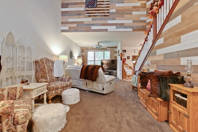 Building Photo - 842 Amelia Ct