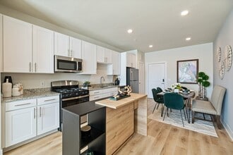 Building Photo - Birchway Perry Road