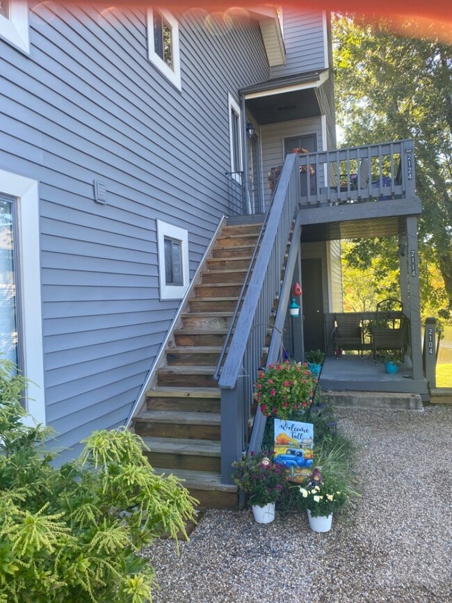 Building Photo - 2124 Deer Run