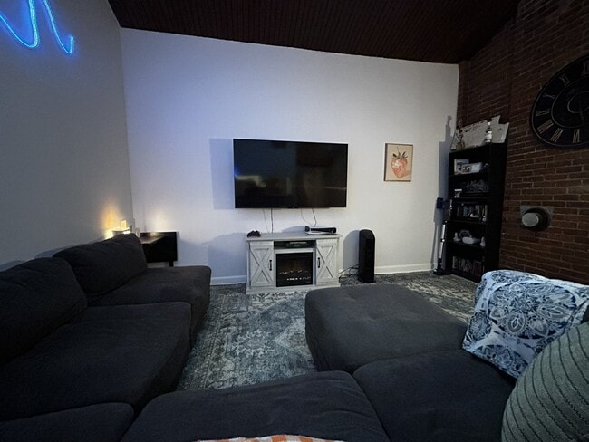 living room - 134 Washington St