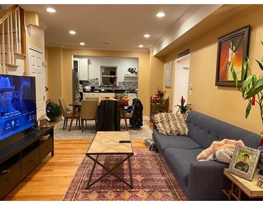 Building Photo - 68 Winthrop St