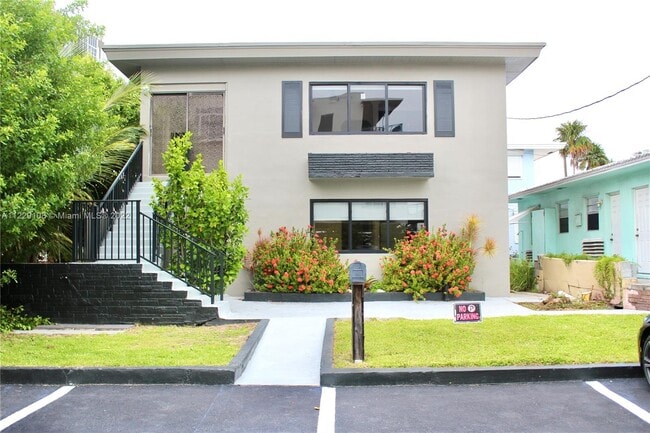 Building Photo - 5907 N Ocean Dr