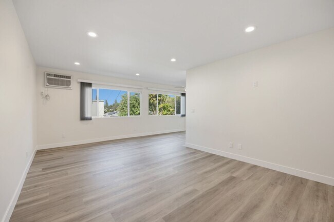 Foto del edificio - 5409 Radford Ave