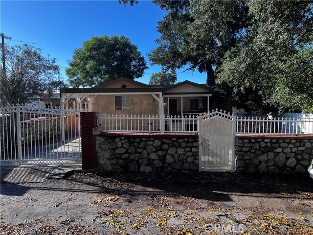 Building Photo - 10641 Russett Ave