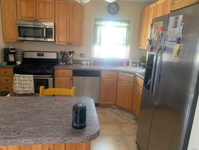 Building Photo - 565 E Hudson St