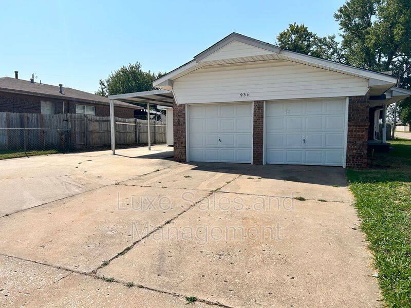 Primary Photo - 936 Holoway Dr