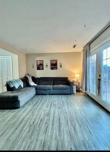 Foto del edificio - 3101 Link Rd