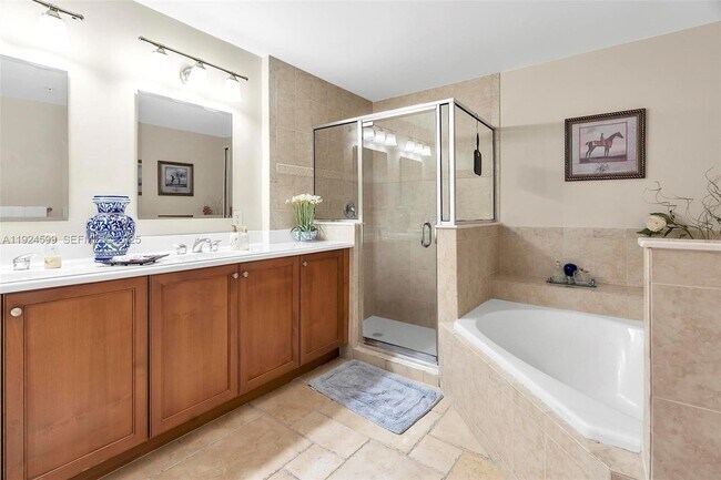 Foto del edificio - 8390 SW 72nd Ave