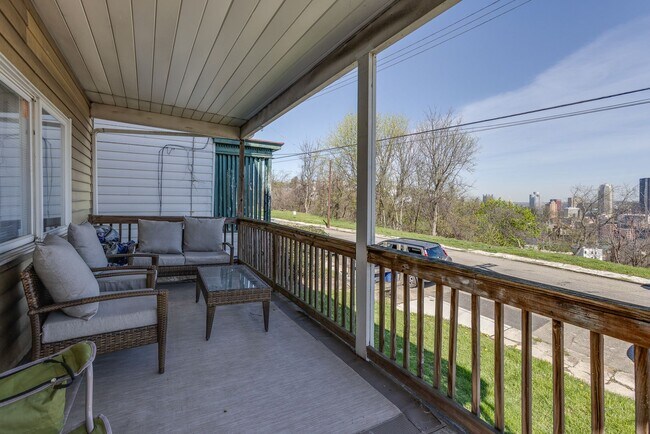 Foto del edificio - 1022 E Warrington Ave