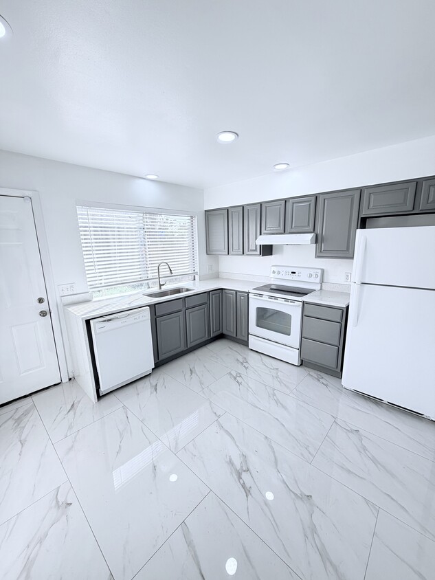 Photo - 159 Sheeler Ave (Apopka, FL)