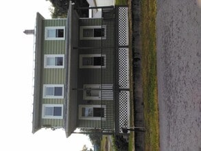 Building Photo - 272 River Rd
