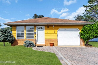 Building Photo - 164 Charlotteville Dr S