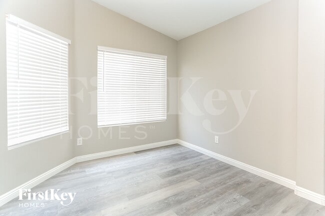 Foto del edificio - 4517 Possum Berry Ln