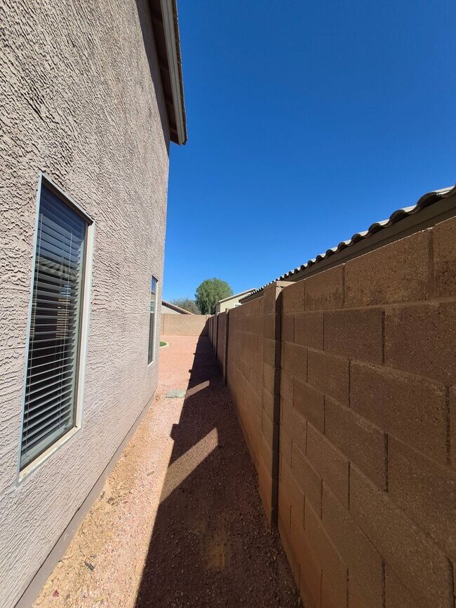 Foto del edificio - 29773 N Blackfoot Daisy Dr