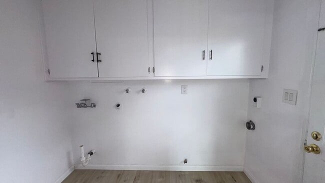 Foto del edificio - 10452 Ceres Ave