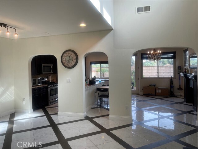 Foto del edificio - 2091 Lakeshore Dr