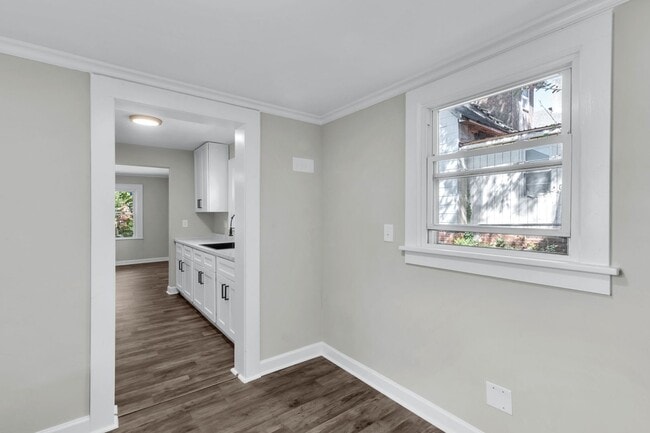 Building Photo - Newly renovated 3 bed, 1 bath ranch