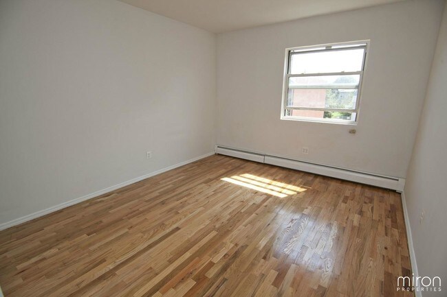 Building Photo - 11 Hunterfly Pl