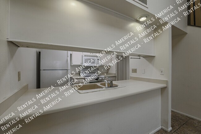 Foto del edificio - 633 W Southern Ave