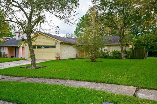 Building Photo - 7427 Gatebriar Ct