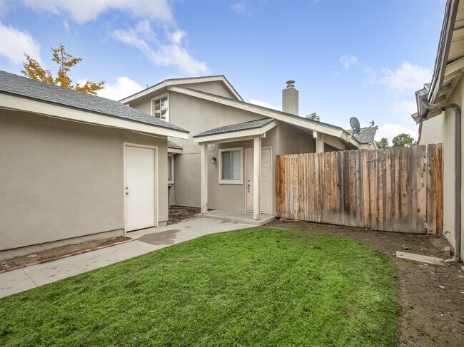 Foto del edificio - 2762 N Marty Ave