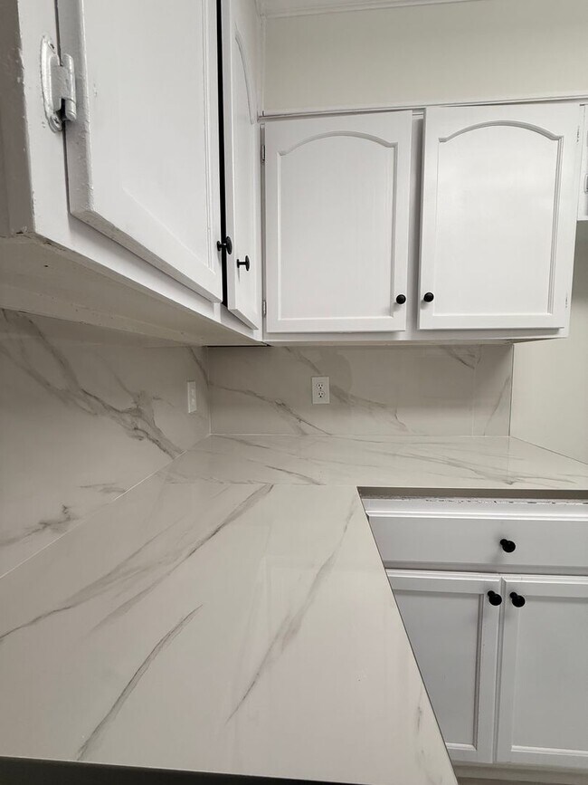 Foto del edificio - FOR RENT – Newly Remodeled 4 Bedroom / 2 Bath Home