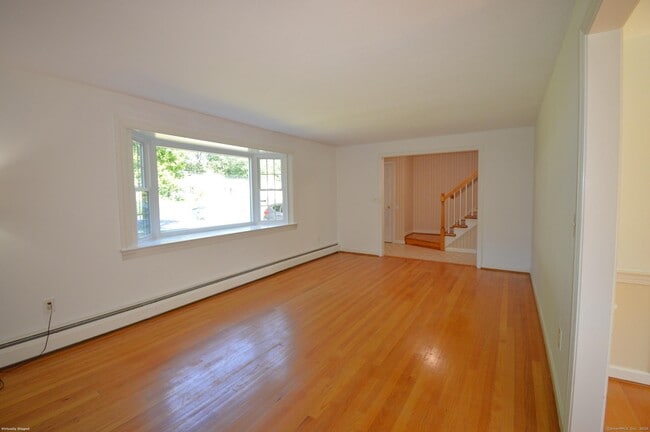 Building Photo - 18 Overbrook Rd
