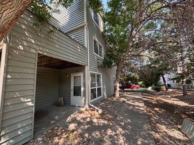Building Photo - 1301 University Ave