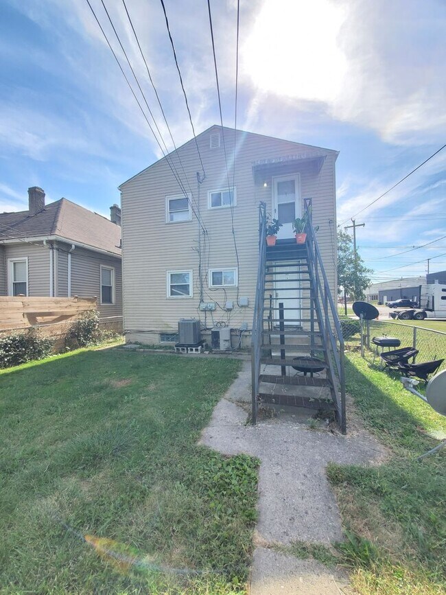 Foto del edificio - 2822-2824 E 5th Ave