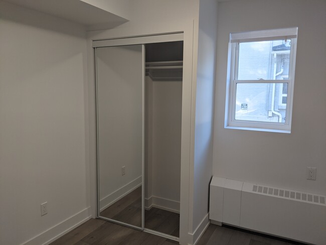 Photo du bâtiment - 620 King St E