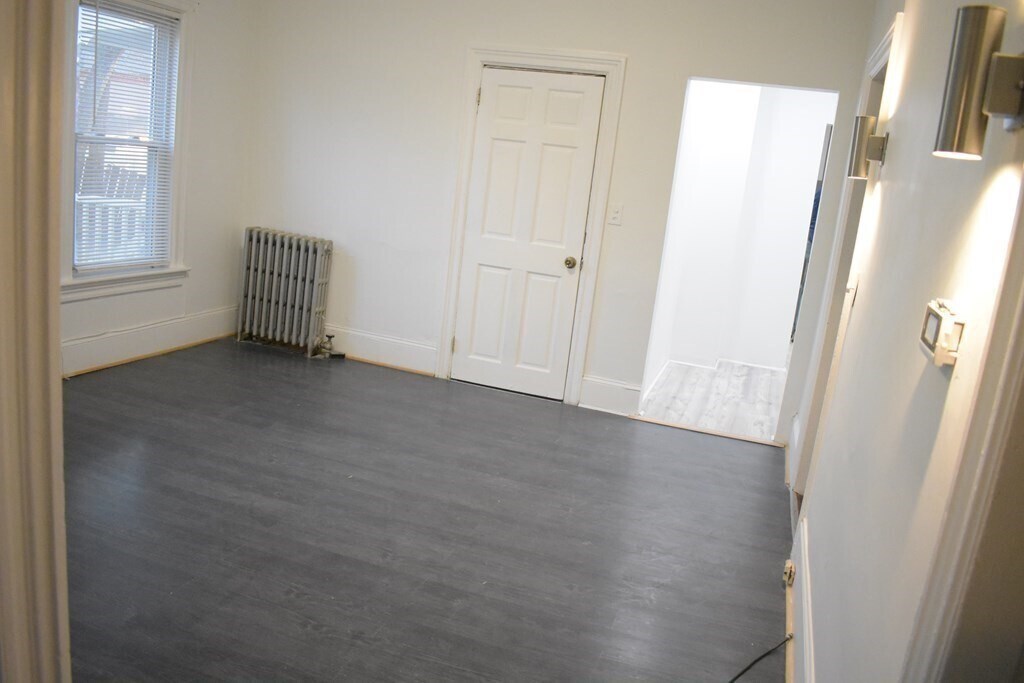 Foto principal - 495 Summer St
