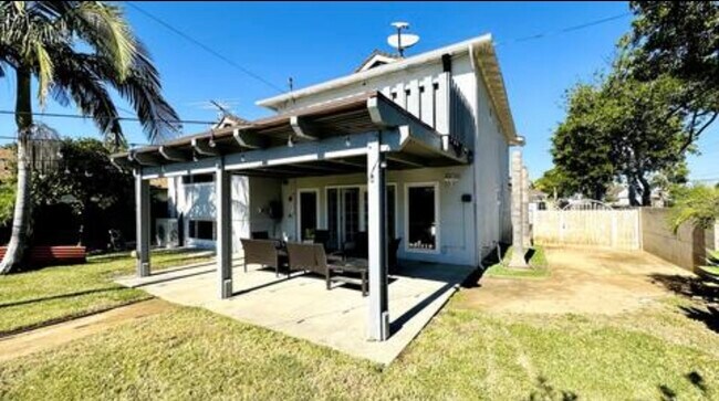 Building Photo - 11472 Banner Ave