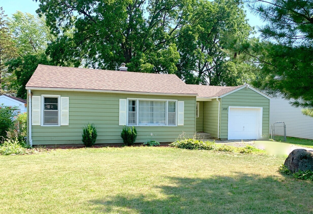 Primary Photo - 8709 Shady Ln