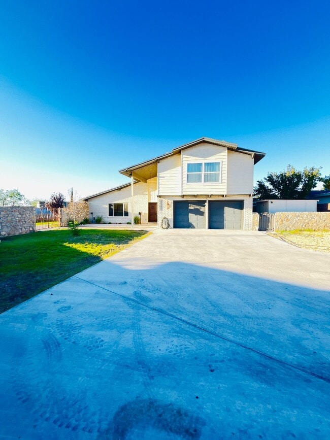 Building Photo - 6407 Los Altos Dr