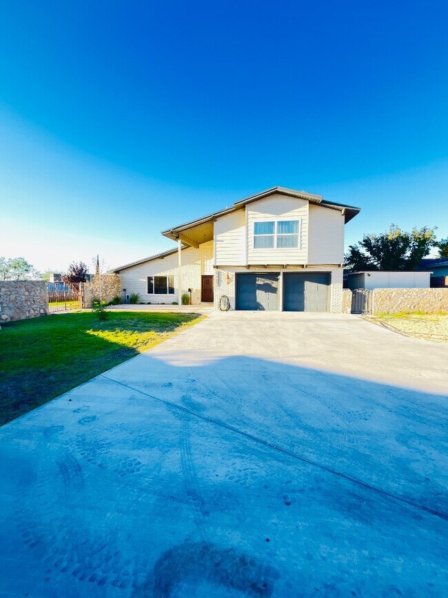 Foto del edificio - 6407 Los Altos Dr